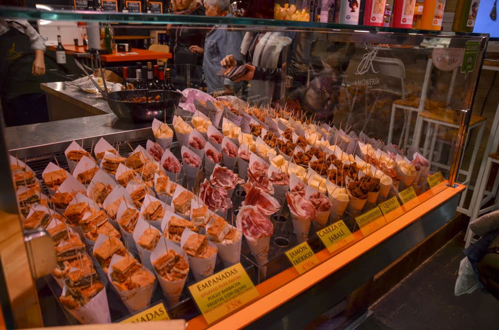 Tunnel dans l'aquarium de Séville