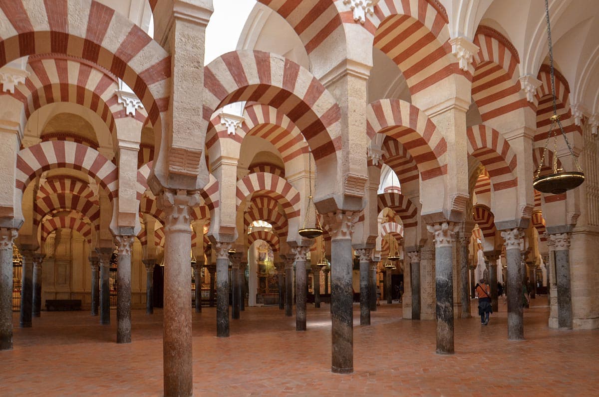 Forêt de colonnes de la Mezquita de Cordoue